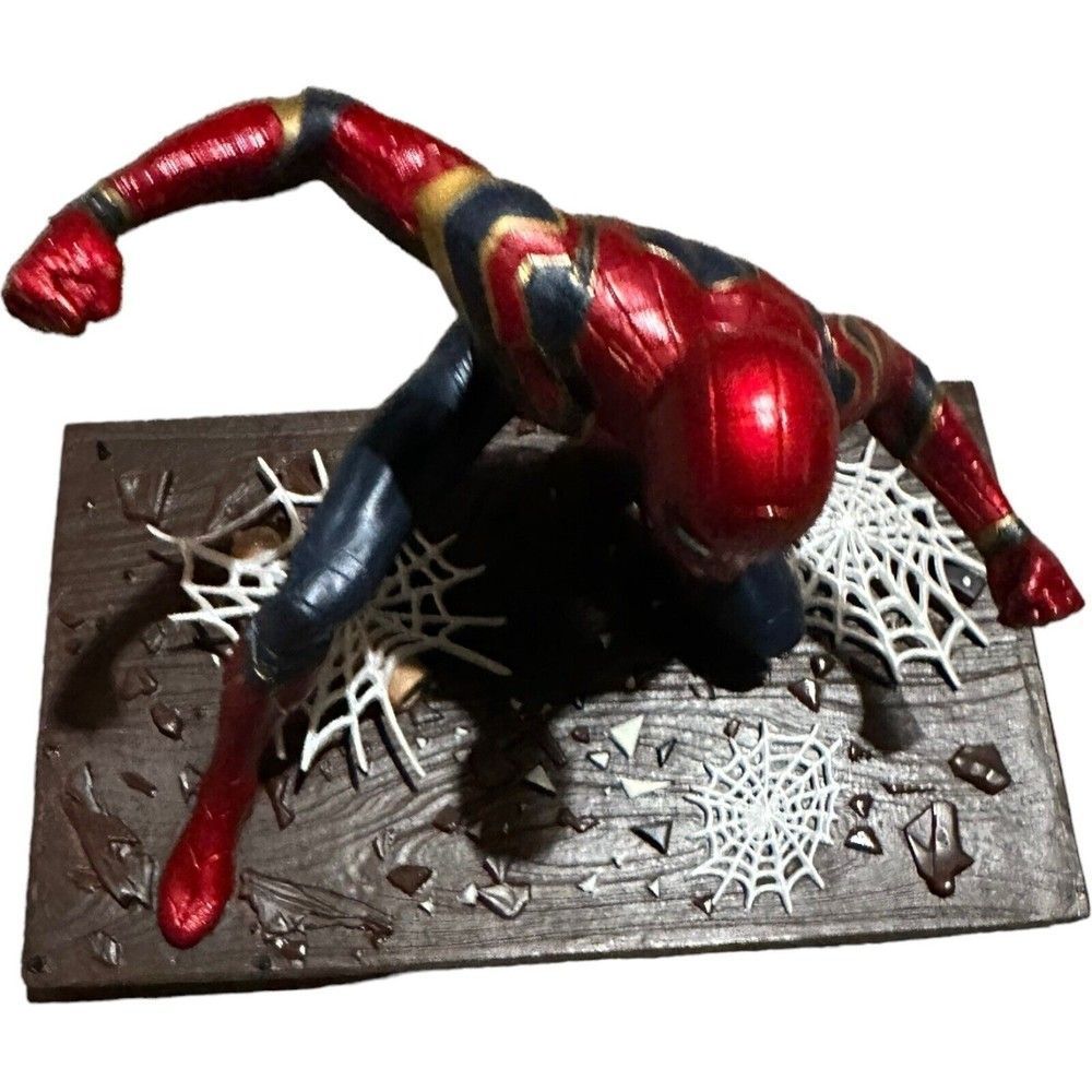 Spider-Man Diorama Figure Disney Store Limited - Picture 3 of 9